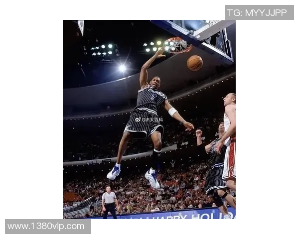 麦迪与詹姆斯经典对决比赛录像回顾与精彩瞬间分析