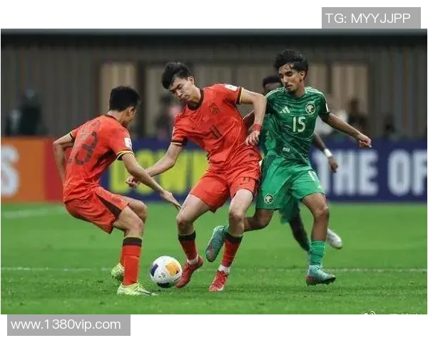 U22国足迎战沙特队全力争胜展现青春风采与团队实力 U22国足迎战沙特队全力争胜展现青春风采与团队实力