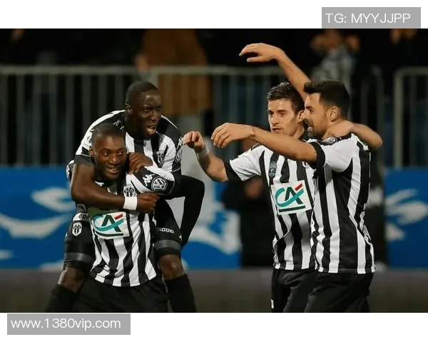 吉英坎主场迎战昂热争夺三分双方实力对决引人关注 吉英坎主场迎战昂热争夺三分双方实力对决引人关注