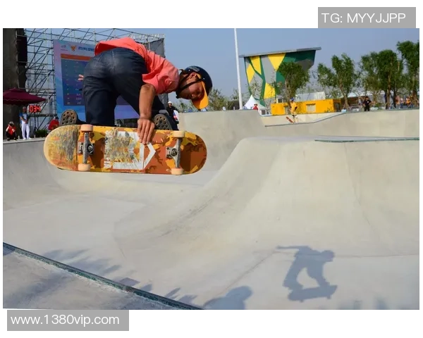 成都滑板队的奋斗与荣耀：极限运动嘉年华背后的故事与突破历程