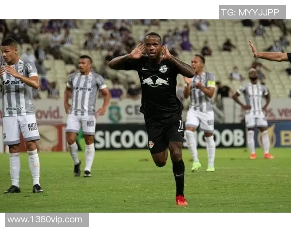 格雷米奥迎战红牛布拉争夺巴西联赛关键三分的激烈对决 格雷米奥迎战红牛布拉争夺巴西联赛关键三分的激烈对决