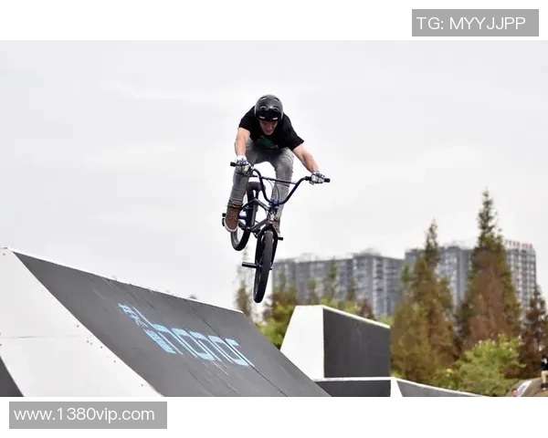 武汉极限运动队在滑板精英赛中的耐力表现与技术分析