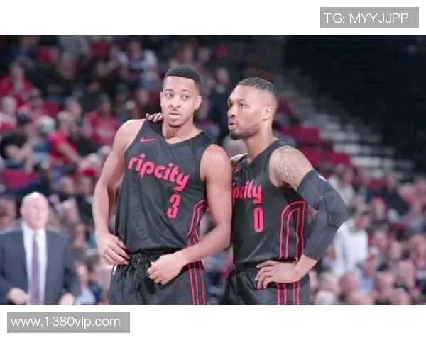 达米安利拉德：从新秀到全明星的篮球传奇之路