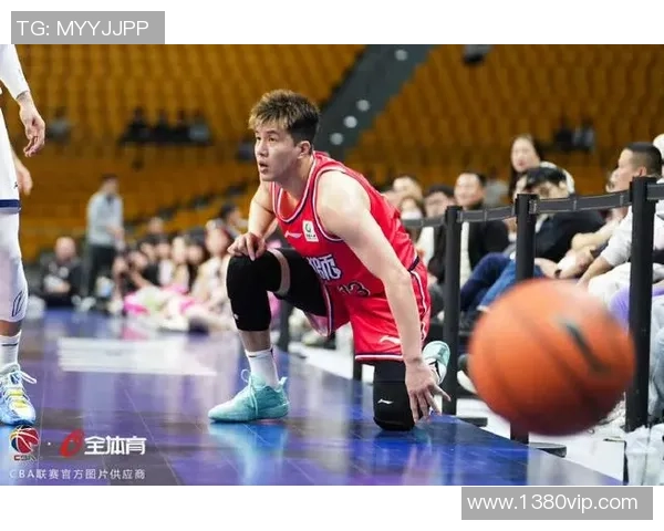 郭艾伦在篮球赛场上的精彩表现与个人成长历程的深度剖析与思考